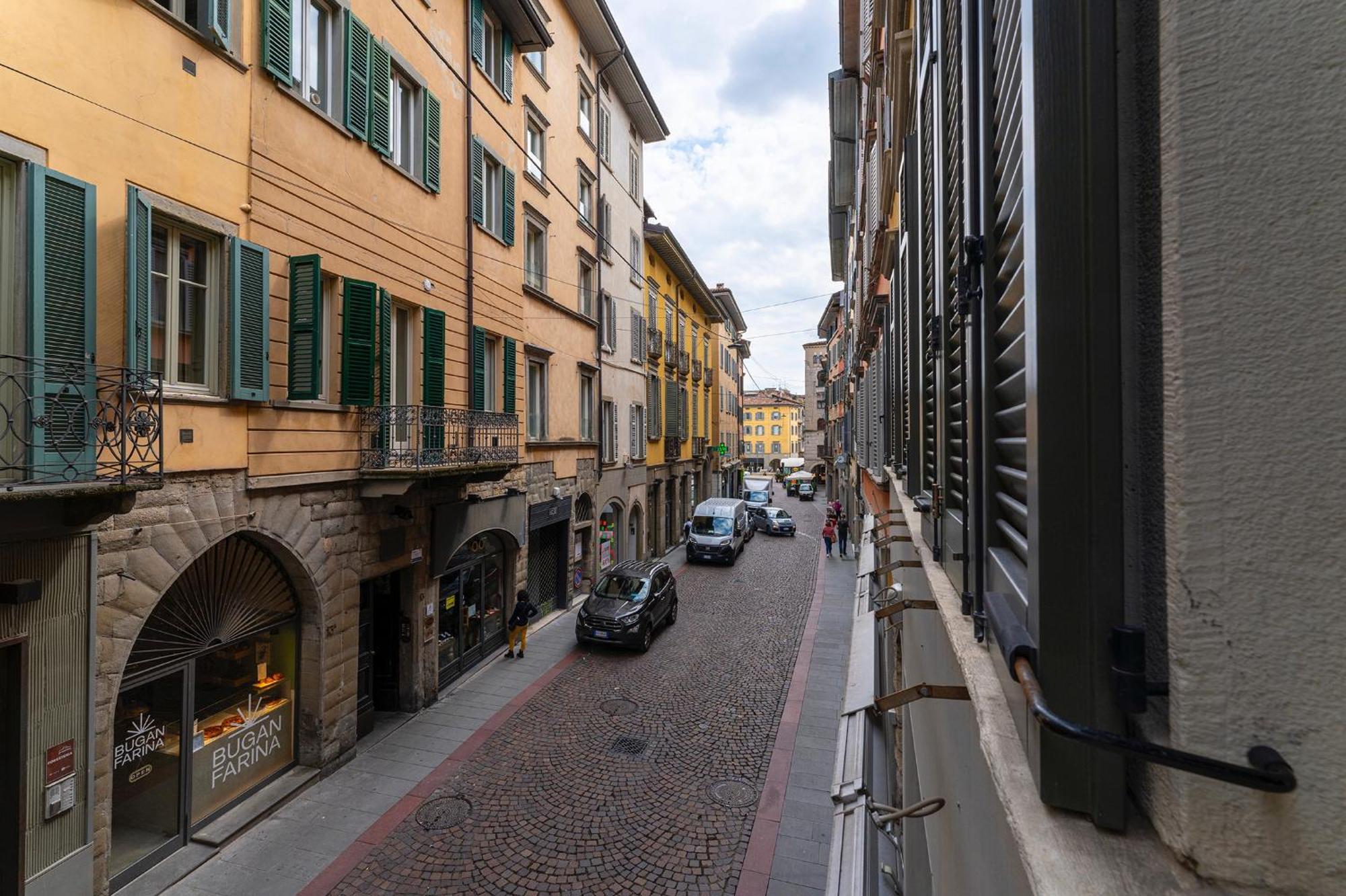 Magic Place Bergamo! Classy Apartment In The Heart Of The City Luaran gambar