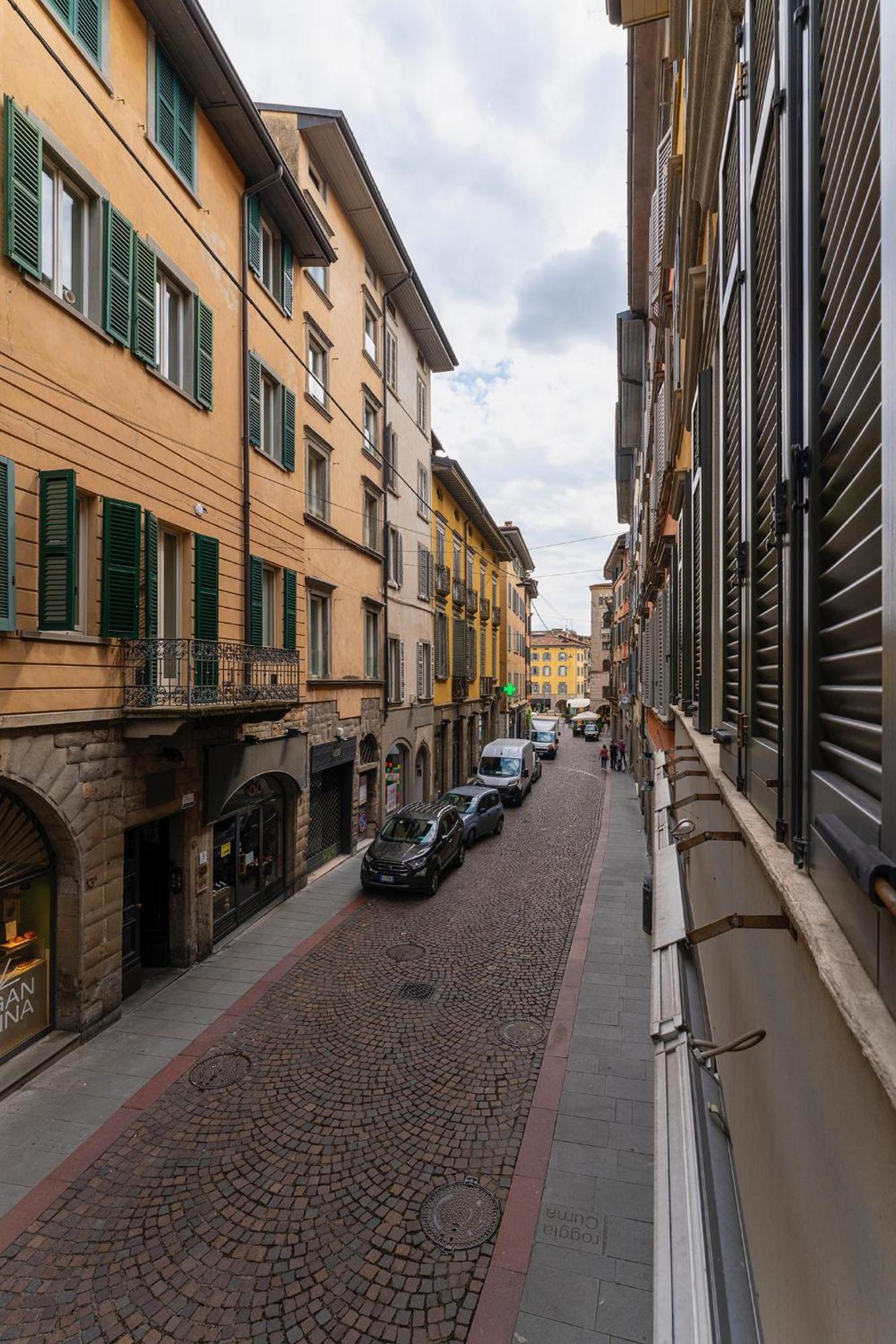 Magic Place Bergamo! Classy Apartment In The Heart Of The City Luaran gambar